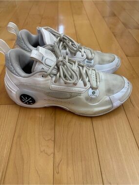Way of Wade 10 low "White Hot"